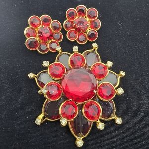 Vintage Red Multi-layered Glass Flower Brooch Earring Set Unfoild 50s 60s